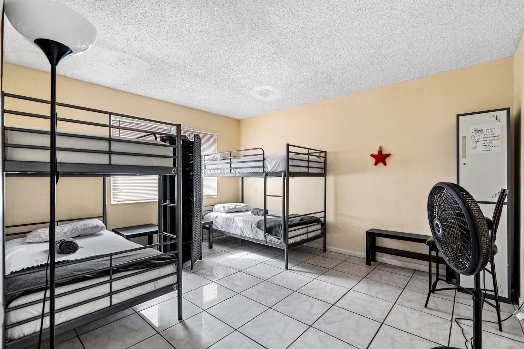 Crocodhouse Early Check In Eight Years Hosting Hostel Fort Lauderdale Exterior photo